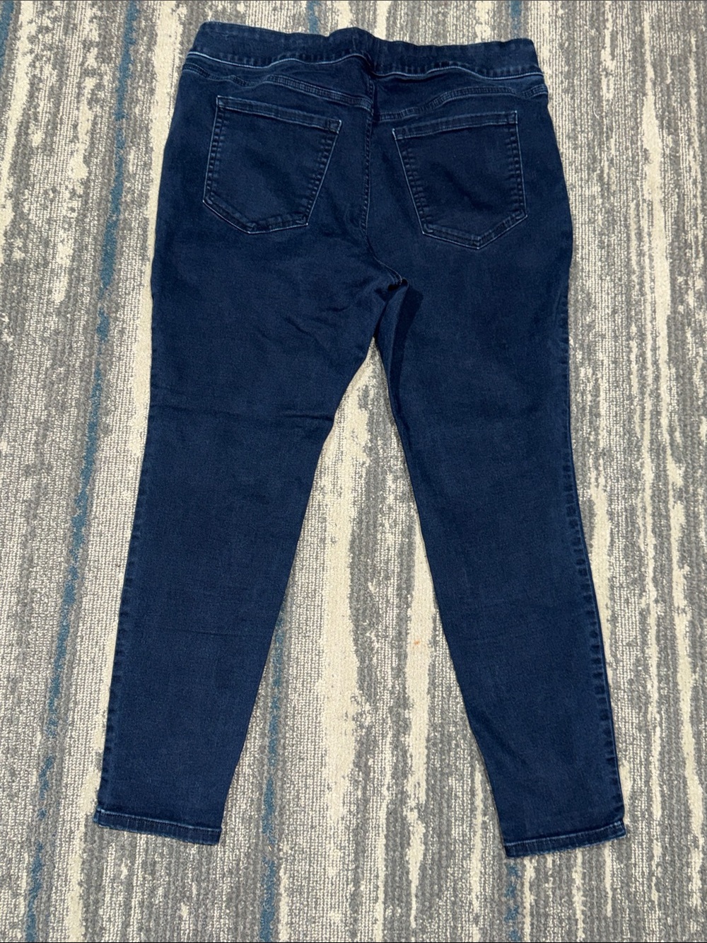 Size 18 Lane Bryant High Rise  Dark Indigo Pull-On Jeggings. Super Nice
